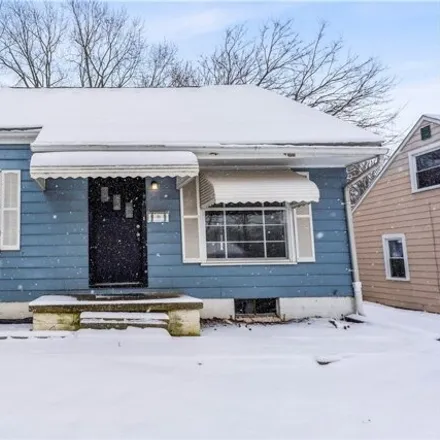 Rent this 3 bed house on 1147 Hilltop Drive in Bettes Corners, Akron
