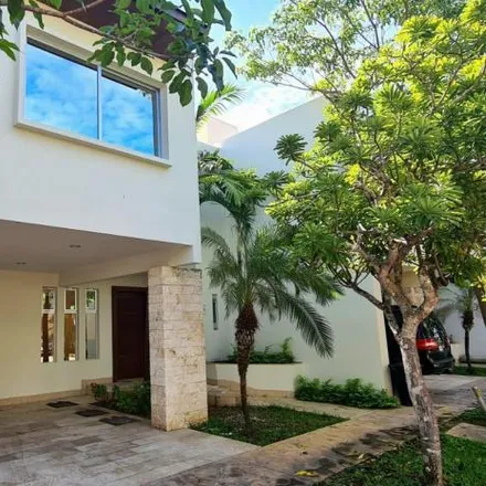 Rent this 4 bed house on Calle 39 in Temozón Norte, 97310 Mérida