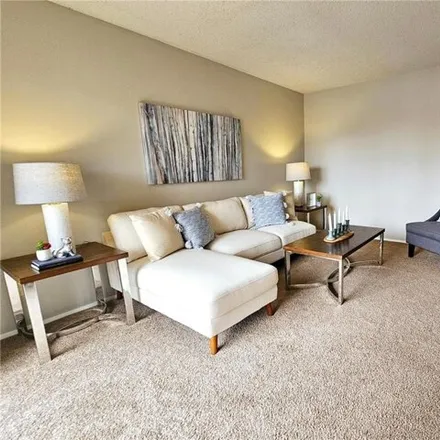 Image 3 - The Pointe of Saint Paul, 78 East 10th Street, Saint Paul, MN 55101, USA - Condo for sale