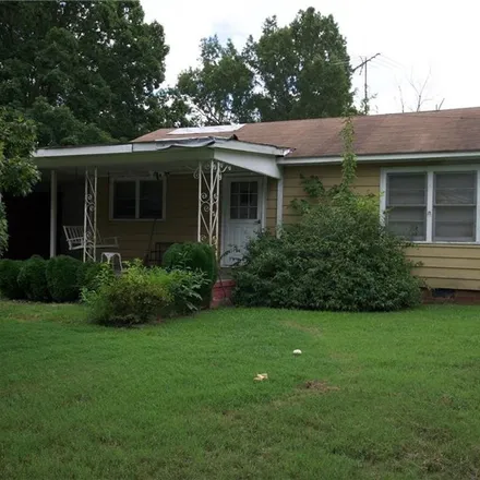 Buy this 2 bed house on 2282 North Ashland Drive in Burlington, NC 27217