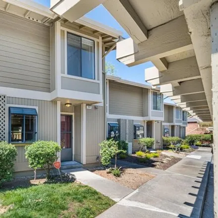 Buy this 2 bed townhouse on 332 Eastgate Lane in Martinez, CA 94553