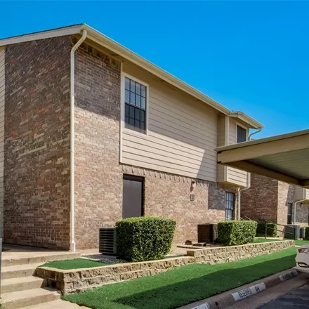 Buy this 1 bed condo on 4748 Old Bent Tree Lane in Dallas, TX 75287