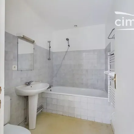 Rent this 1 bed apartment on 1658 Route de l'Embranchard in 49160 Longué-Jumelles, France