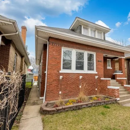 Buy this 2 bed house on 4135 North Sacramento Avenue in Chicago, IL 60625
