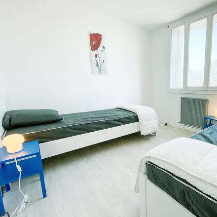 Image 7 - 38400 Saint-Martin-d'Hères, France - Apartment for rent