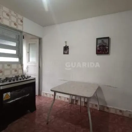 Rent this 3 bed apartment on Piscina Parque Village in Rua Albion 402, Partenon