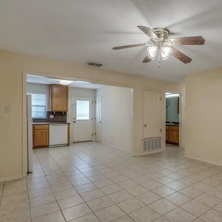 Image 7 - 149 South Mansfield Street, Pleasanton, TX 78064, USA - Apartment for rent