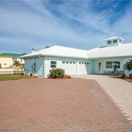 Image 9 - 499 Madison Court, Fort Myers Beach, Lee County, FL 33931, USA - House for sale