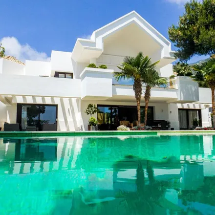 Rent this 6 bed apartment on Edificio Los Almendros I in Calle Sierra Blanca, 29602 Marbella