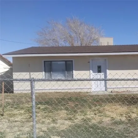 Buy this 3 bed house on 13599 Gulf Street in Kern County, CA 93523