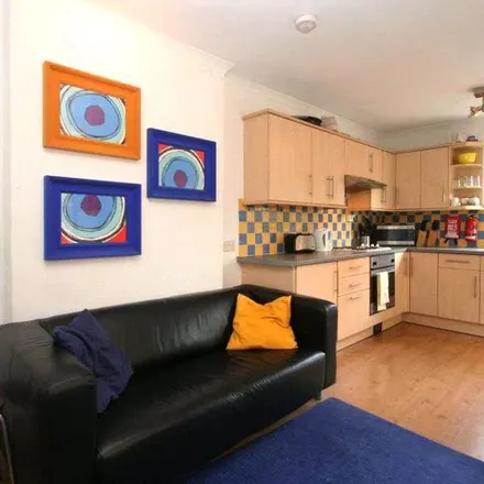 Image 3 - 83 Gosterwood Street, London, SE8 5NZ, United Kingdom - Apartment for rent