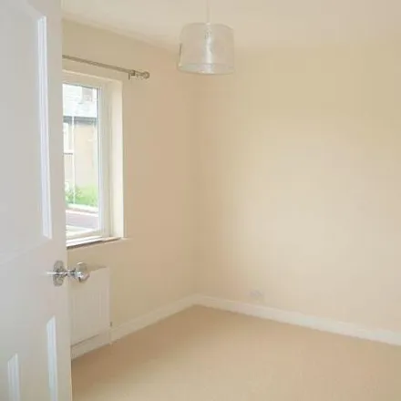 Image 6 - Thorpe Grove, Bradford, BD13 3BB, United Kingdom - Duplex for rent