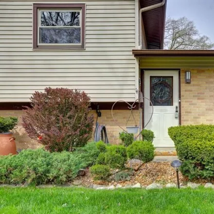 Image 3 - 7410 Coventry Lane, Hanover Park, Schaumburg Township, IL 60133, USA - House for sale