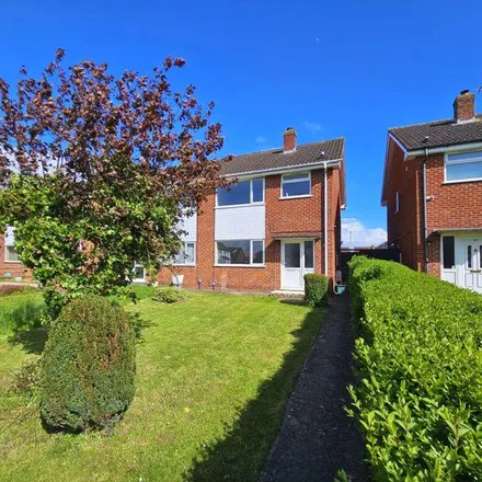 Rent this 4 bed duplex on Gifford Close in Gloucester, GL2 0EL
