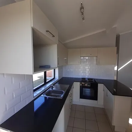 Image 7 - Joslyn Crescent, Nelson Mandela Bay Ward 12, Eastern Cape, 6025, South Africa - Apartment for rent
