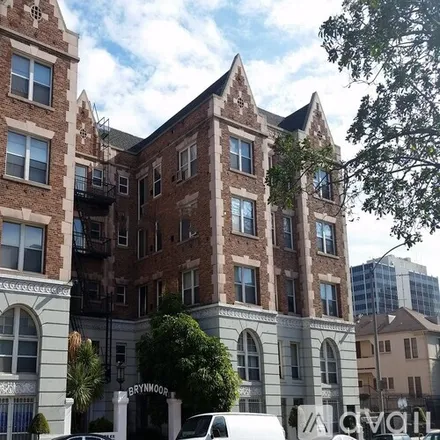 Rent this 1 bed apartment on 432 S New Hampshire Ave