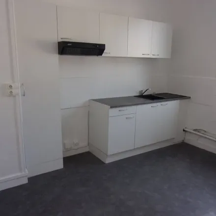 Rent this 2 bed apartment on 15 Rue de l'Echo in 27400 Louviers, France