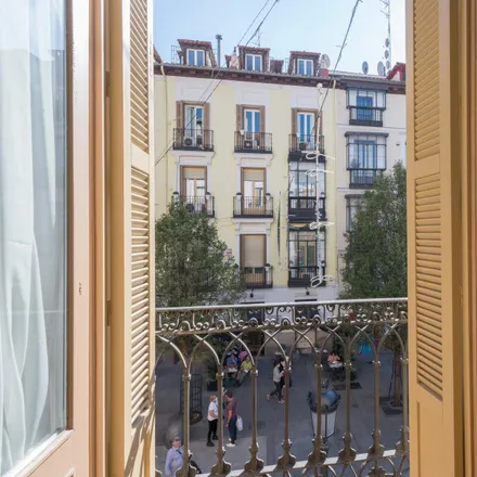 Image 6 - Taberna Real, Plaza de Isabel II, 28013 Madrid, Spain - Room for rent