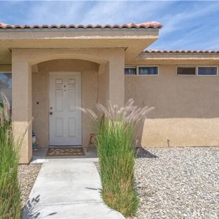 Image 3 - 13780 Luis Drive, Desert Hot Springs, CA 92240, USA - House for sale