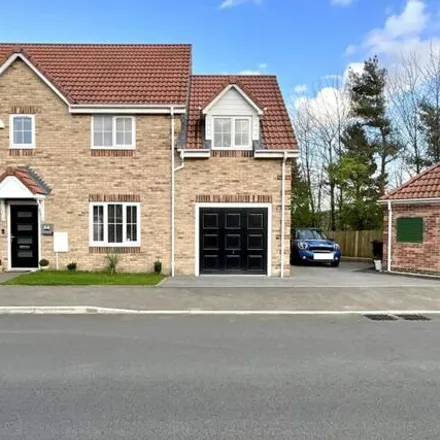 Buy this 5 bed house on Fairfields Way in Aston, S26 2HB