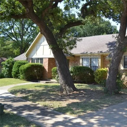 Image 2 - 1416 Sandy Creek Drive, Denton, TX 76210, USA - House for rent