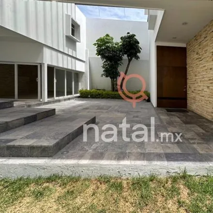 Buy this 4 bed house on Calle Paseo de Pintores in Lomas I, 72830