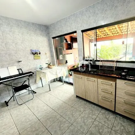 Buy this 2 bed house on Rua José do Nascimento Machado in Cavarucanguera, Taubaté - SP