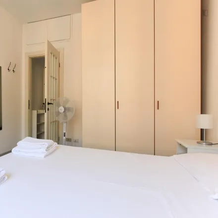 Image 5 - 28 posti, Via Corsico, 1, 20144 Milan MI, Italy - Apartment for rent