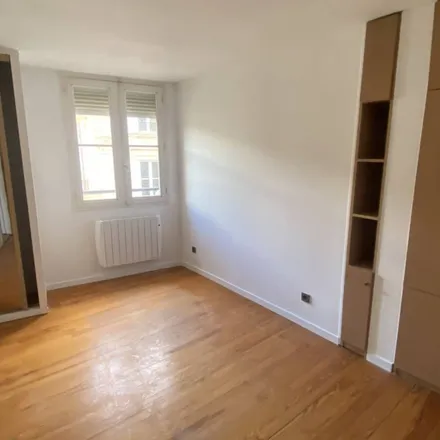 Rent this 4 bed apartment on Promenade Martin Luther King Jr in 33000 Bordeaux, France