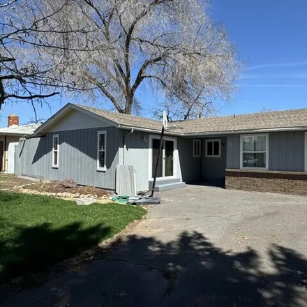 Buy this 3 bed house on 1065 Applewood Street in Klamath Falls, OR 97603