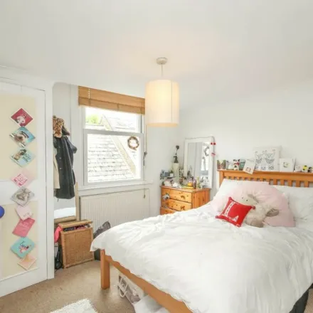 Rent this 3 bed apartment on Tremadoc Road in London, SW4 7NF