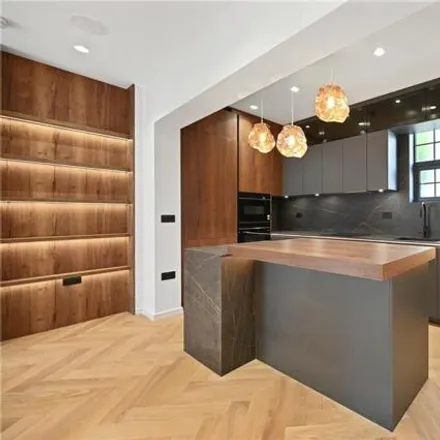Image 4 - 6 Bedford Gardens, London, W8 7LN, United Kingdom - House for rent