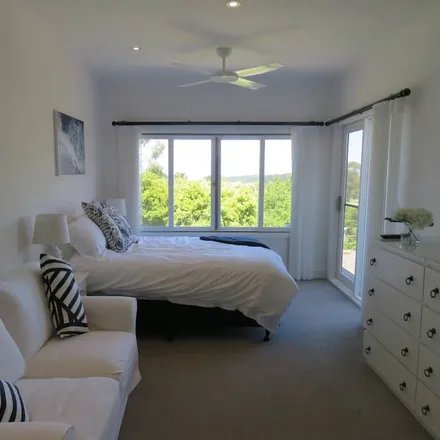Rent this 3 bed house on Red Hill South VIC 3937