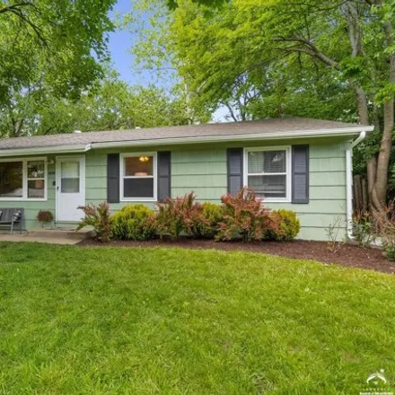 Image 1 - 1630 West 20th Terrace, Lawrence, KS 66046, USA - House for sale