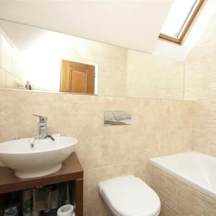 Image 7 - The Sigers, London, HA5 2QH, United Kingdom - House for sale