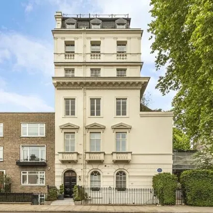 Rent this 2 bed townhouse on 12 Hyde Park Street in London, W2 2JN