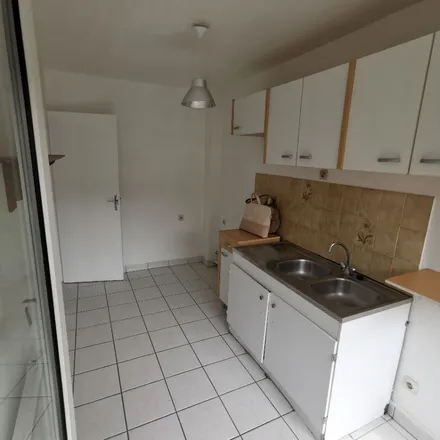 Rent this 2 bed apartment on Rue Charles Corbeau in 27000 Évreux, France
