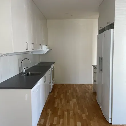 Rent this 3 bed apartment on Hisstornsgatan in 216 47 Malmo, Sweden