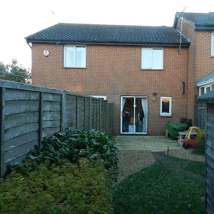 Image 5 - Russell Road, Toddington, LU5 6QE, United Kingdom - Townhouse for rent