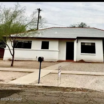 Rent this 3 bed house on 2843 East 8th Street in Tucson, AZ 95716