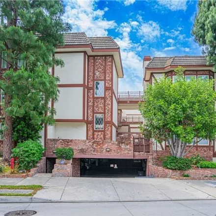 Image 1 - 4581 Wilshire Boulevard, Los Angeles, CA 90010, USA - House for sale