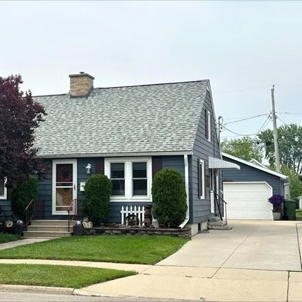 Buy this 3 bed house on 263 15th Street in Fond du Lac, WI 54935