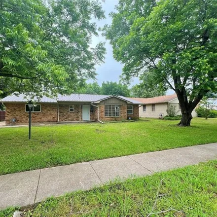Rent this 3 bed house on 1914 W Northgate Dr in Irving, Texas