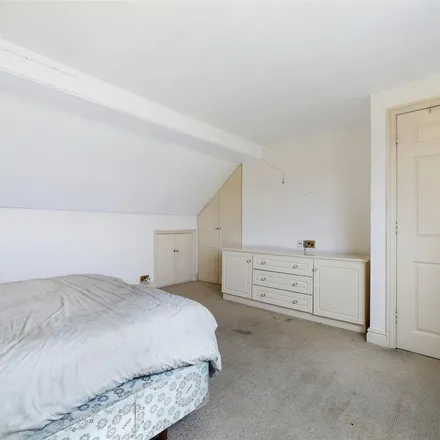 Image 9 - Glebe Side, London, TW1 1DB, United Kingdom - Apartment for rent