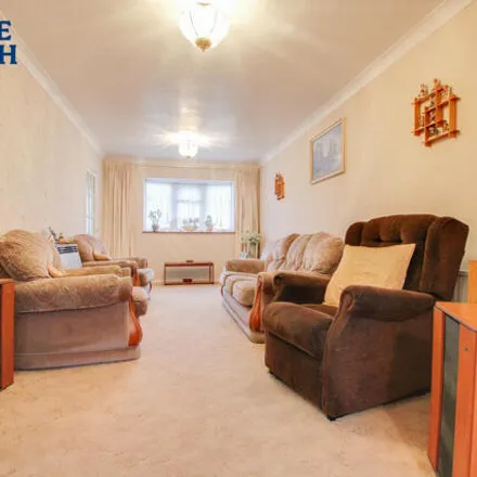 Image 3 - Great Spenders, Basildon, SS14 2NU, United Kingdom - Townhouse for sale