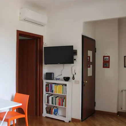 Image 3 - Via Santa Maria 15, 50125 Florence FI, Italy - Apartment for rent