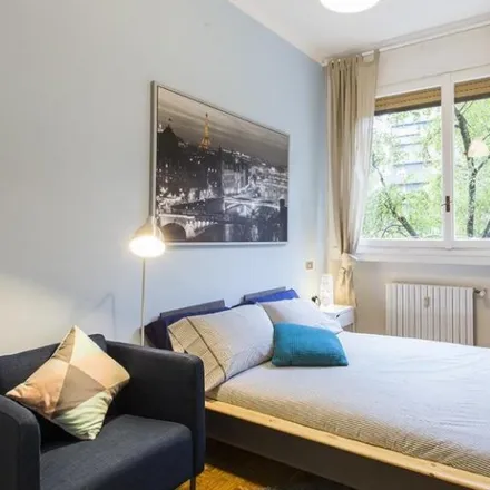 Rent this 4 bed room on Telefonia Lorenteggio 35 in Via Lorenteggio, 20146 Milan MI