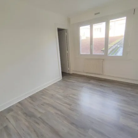 Rent this 4 bed apartment on Avenue Antoine de Saint-Exupéry in 62100 Calais, France