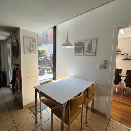 Rent this 4 bed apartment on Snipes in Rue de Fer 14, 5000 Namur