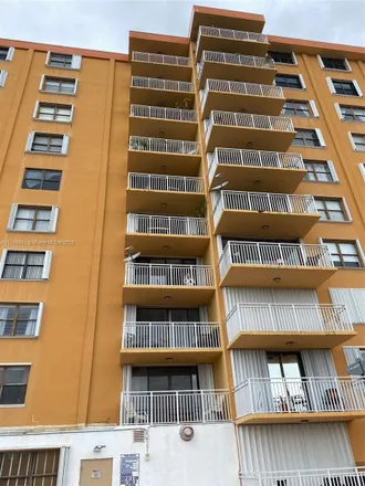 Buy this 1 bed condo on 2450 Northeast 135th Street in Keystone Islands, North Miami